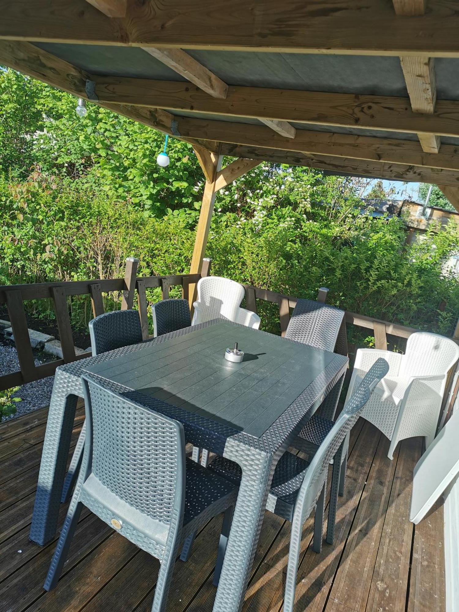 Ardres A Deux Pas Du Lac酒店 外观 照片